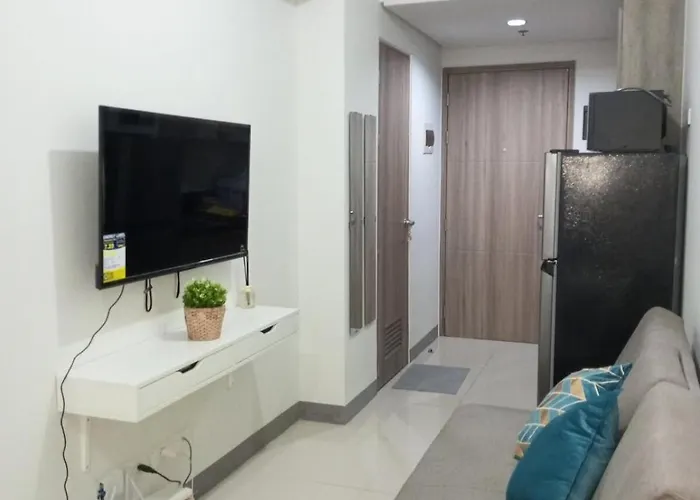 Comfort & Productivity Rainy Season Wfh Retreat Apartment